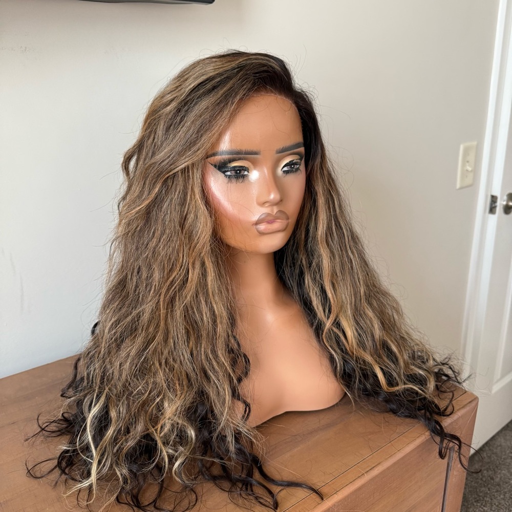 Dimensional Blonde Wig - 100% Raw
Human Hair | HD Lace - Picture 2 of 12